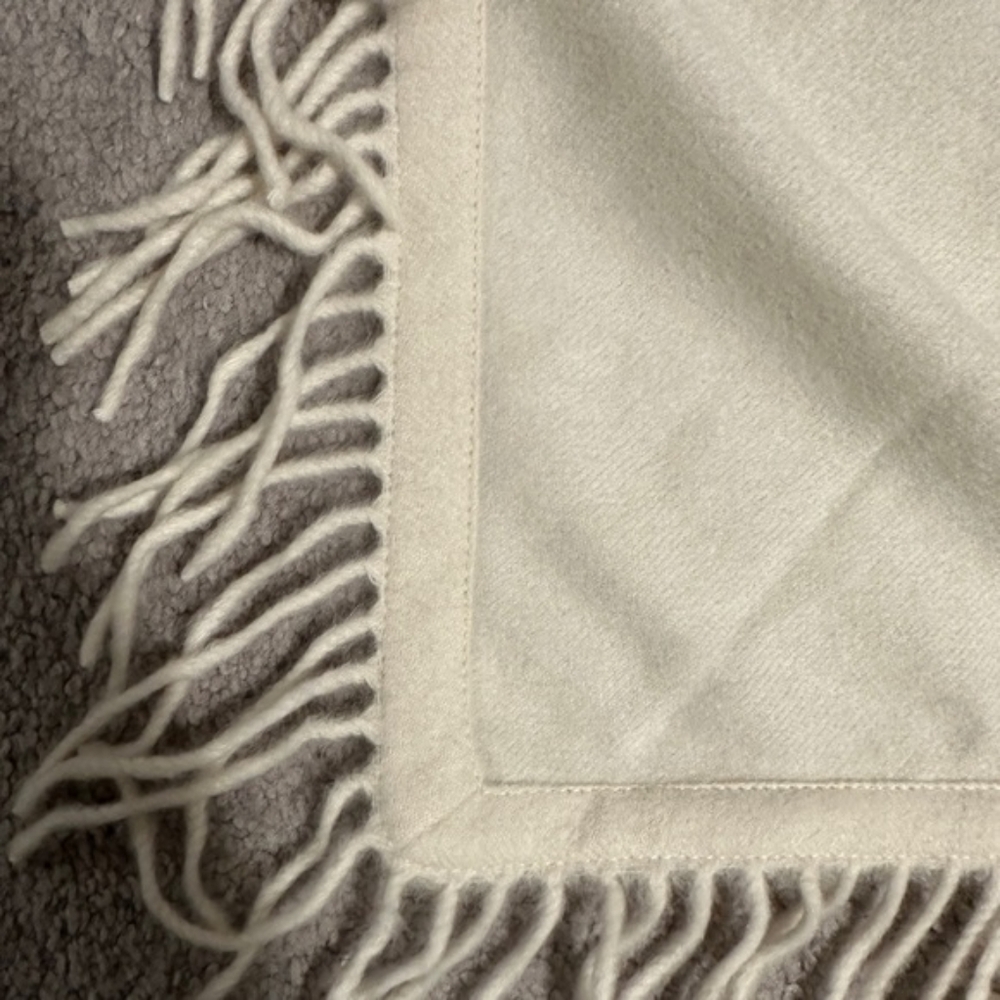 100% Cashmere Shawl - Picture 4 of 4